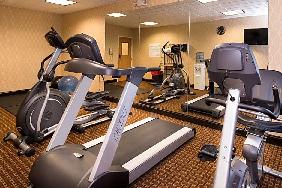 Holiday Inn Express & Suites Bucyrus by IHG