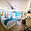 Luxury Beachfront Studio - Private Balcony with Ocean View - Heated Pool - Hot Tub - Tiki Bar - Sauna