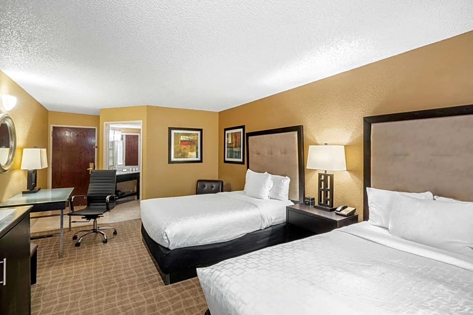 La Quinta Inn & Suites by Wyndham Hot Springs