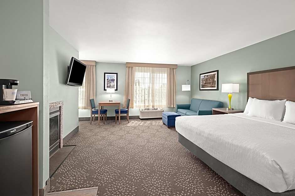 La Quinta Inn & Suites by Wyndham Newport
