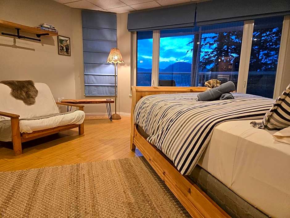 Madeira Park Oceanview Suites