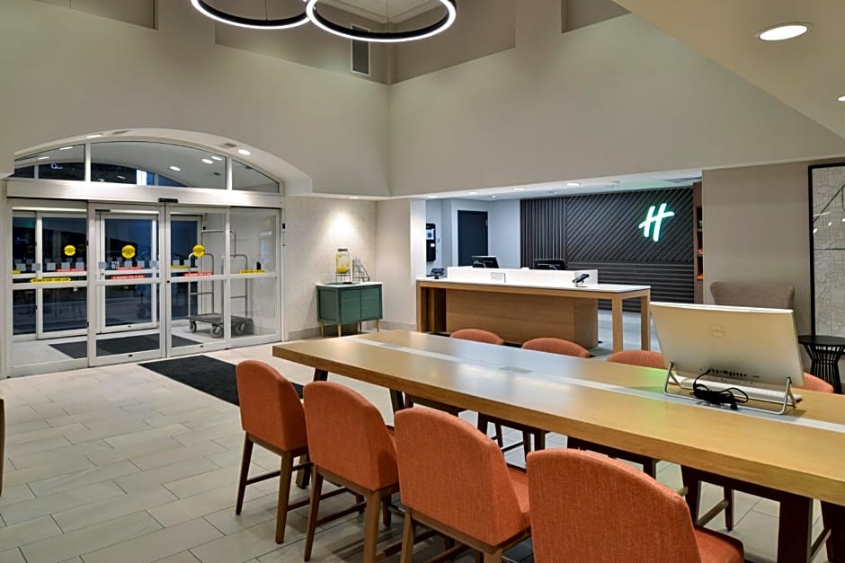 Holiday Inn Hotel & Suites Overland Park-Convention Center