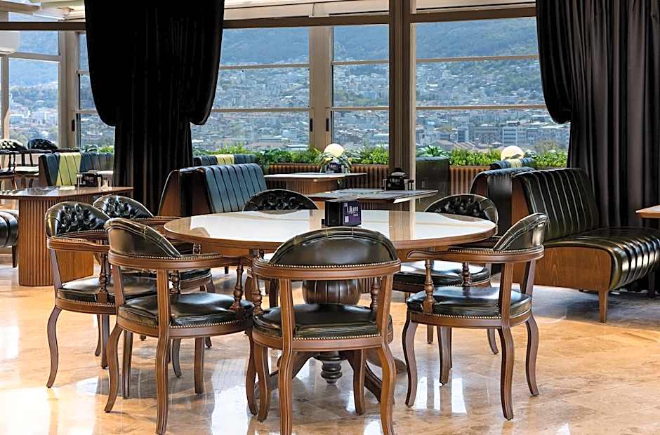 Lilium Hotel & Suites
