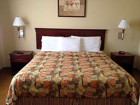 1 King Bed Jacuzzi Suite