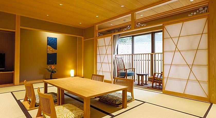 Yuraku Kinosaki Spa and Gardens Ryokan