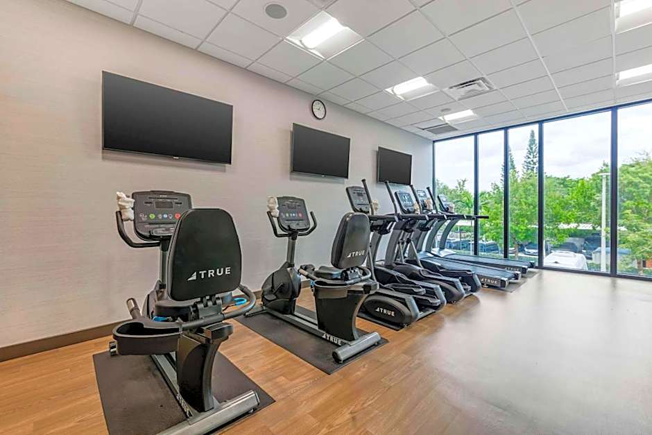 Comfort Inn & Suites Miami International Airport