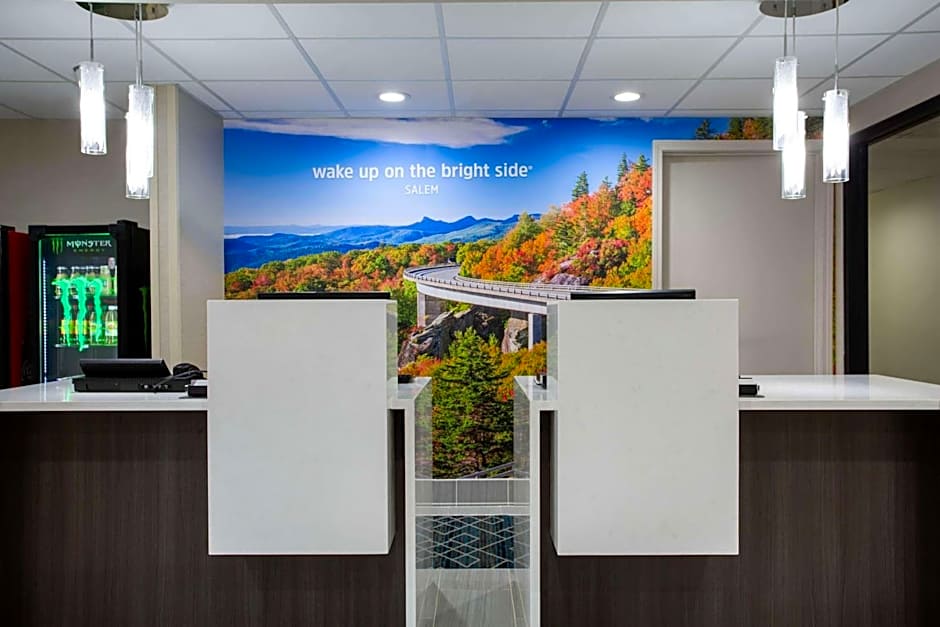 La Quinta Inn & Suites by Wyndham Roanoke Salem