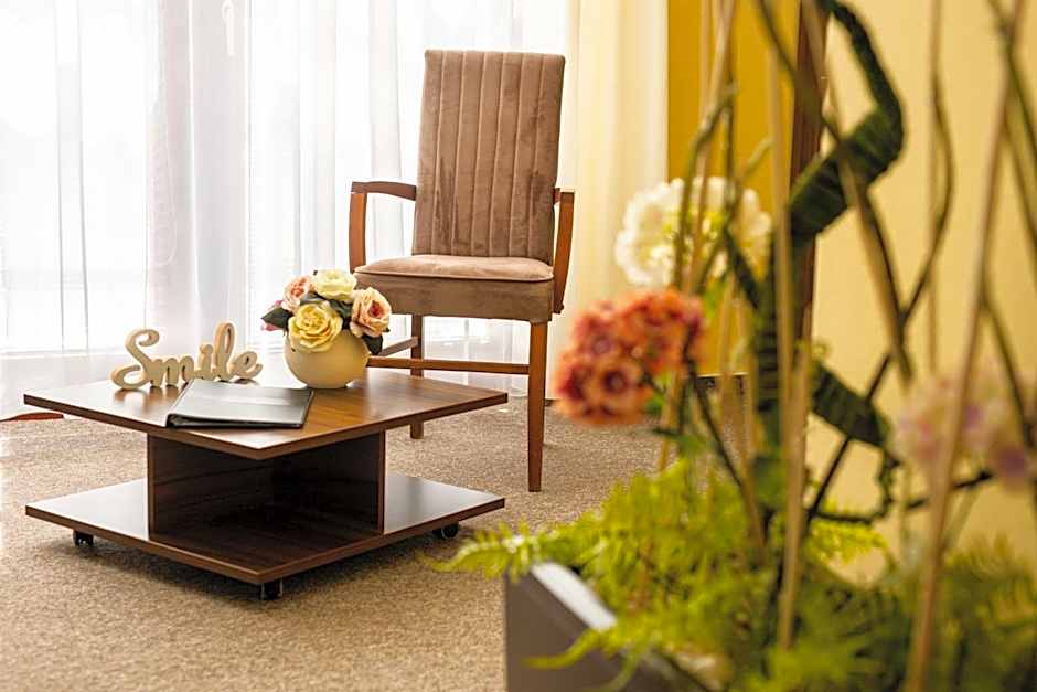 Grand Hotel Senica, Garni