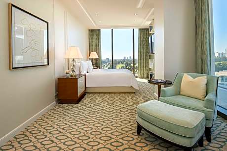 Waldorf Penthouse Suite