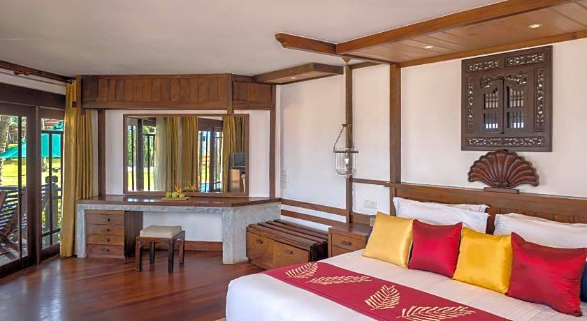 Royal Palms Beach Hotel