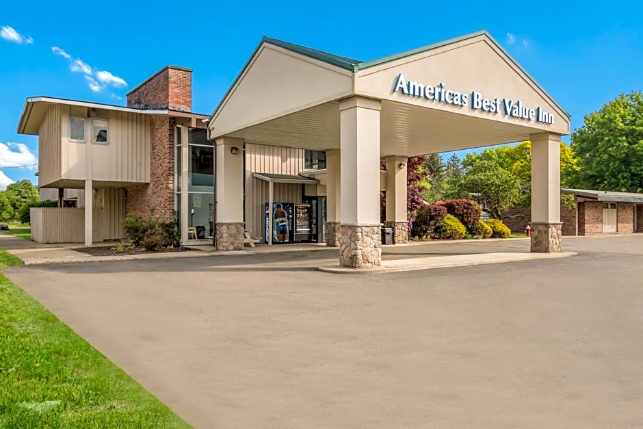 Americas Best Value Inn-Painted Post