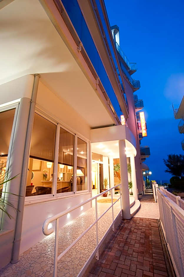 Hotel Nizza Frontemare Superior 3 Stelle