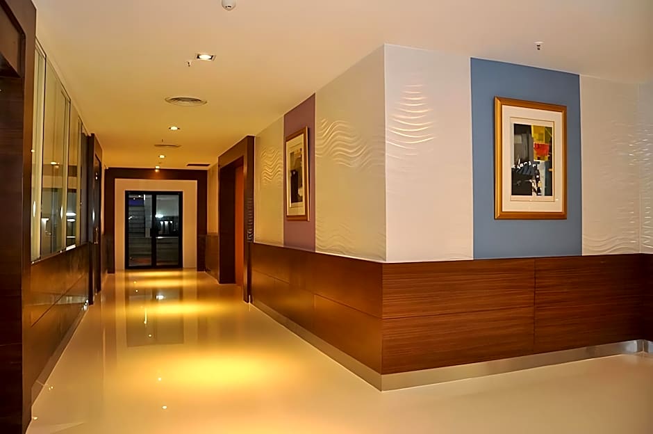 Iyarin@tuk Chang Ratchayothin Hotel