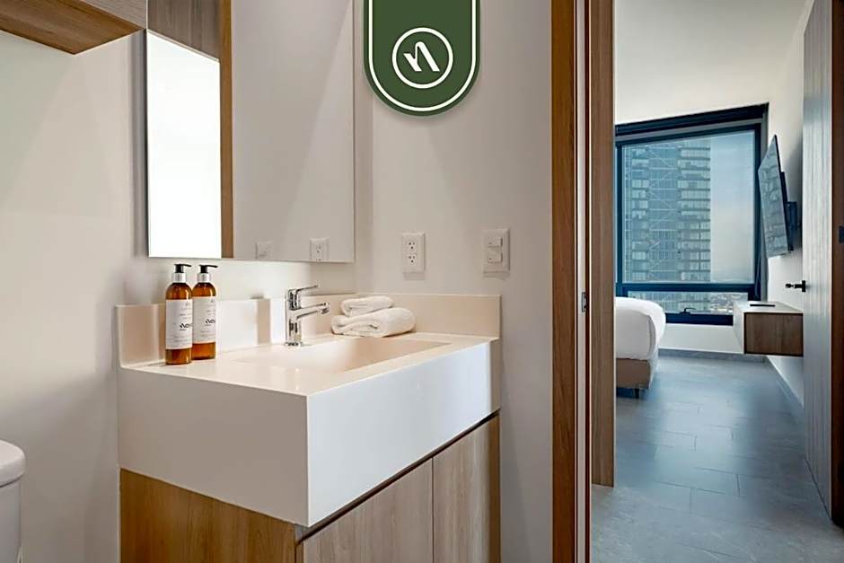 Luxury 2 BR Condo in Reforma - Skyline View - Pool
