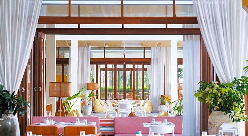 The Standard, Huruvalhi Maldives