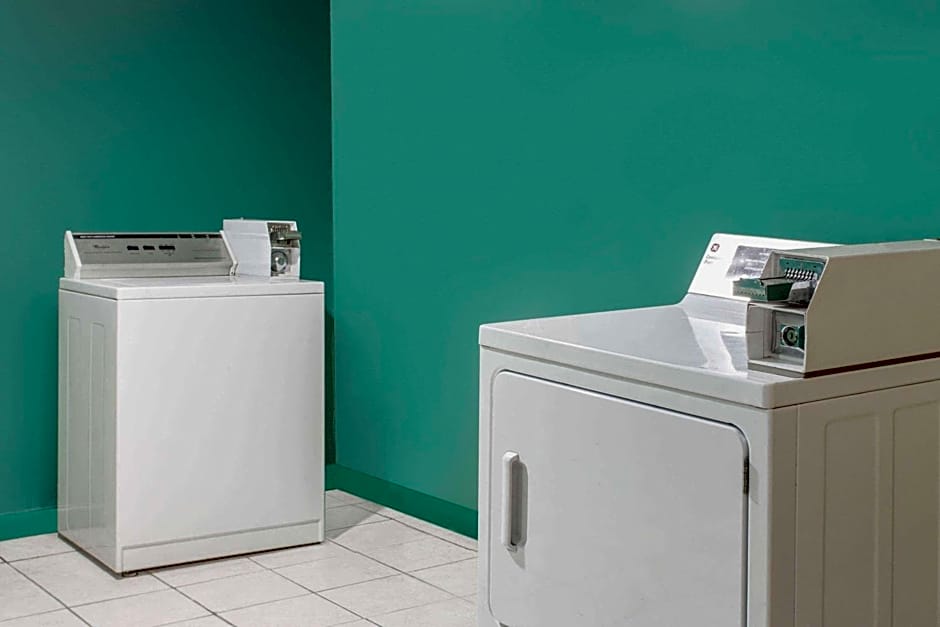 Days Inn by Wyndham Fort Myers