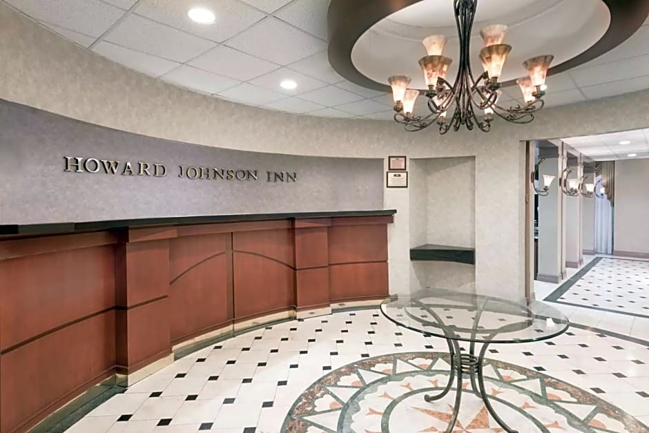 Howard Johnson by Wyndham Newburgh