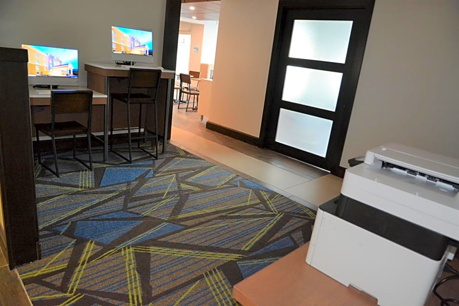 Holiday Inn Express & Suites Caryville, an IHG Hotel