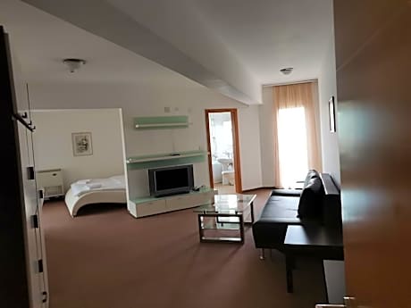 Deluxe Double Room with Balcony