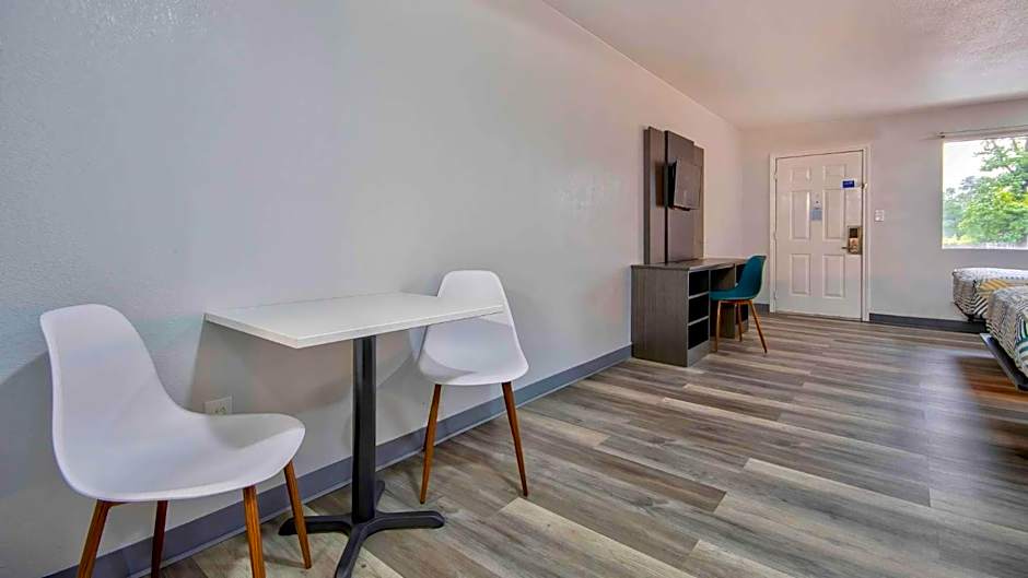 Studio 6 Texarkana TX