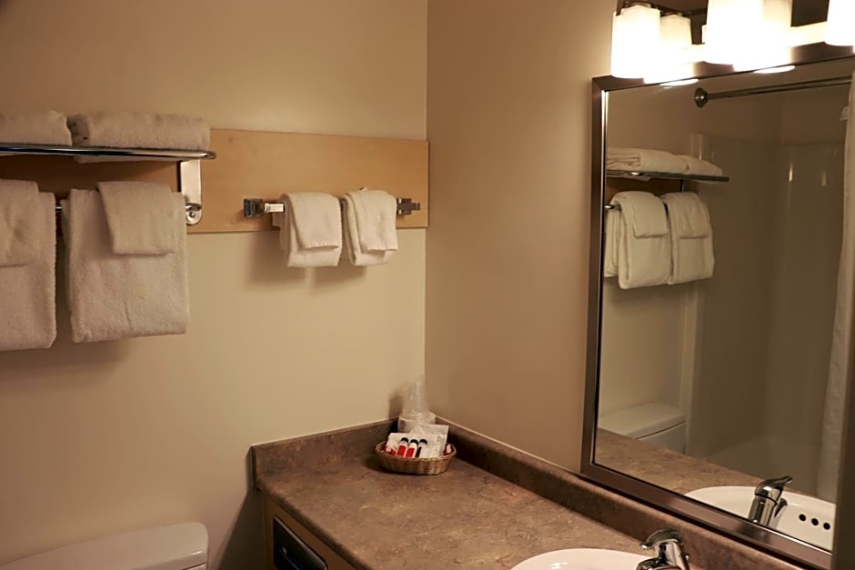 Super 8 by Wyndham Courtenay