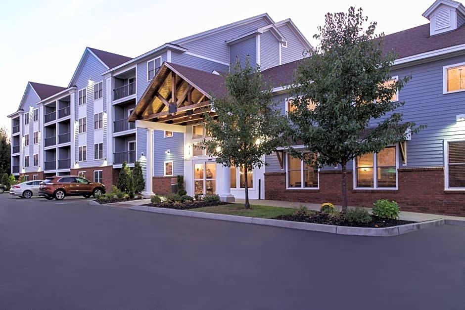 White River Inn & Suites