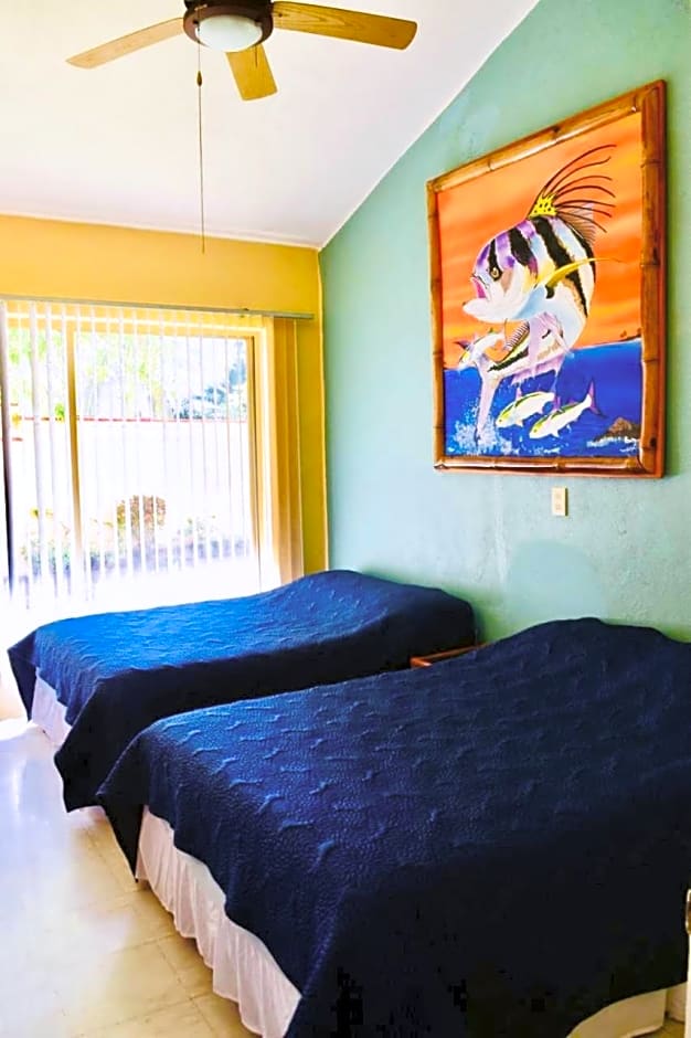 VILLA PARA 8p 6A 2M dentro del HOTEL a un costado del Krystal IXTAPA cuenta con playa y WIFI