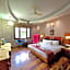 Royal Castle Grand