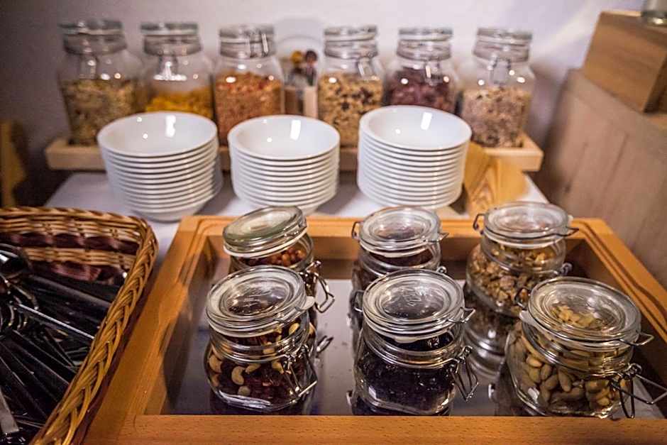 Basekamp Mountain Budget Hotel