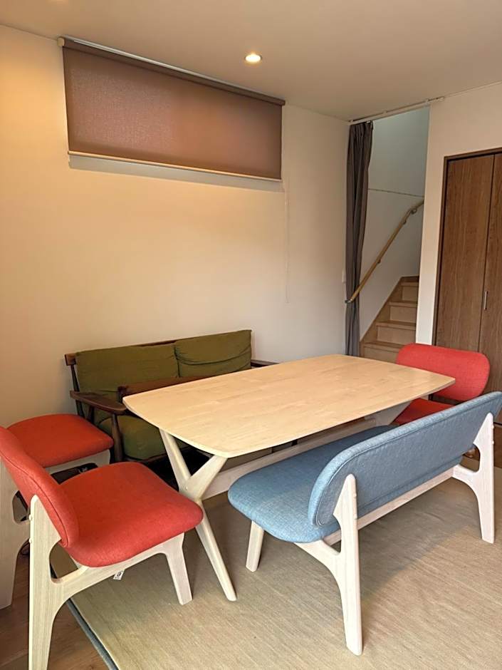 オルちゅーばーハウス#カプセルホテル風#1人部屋#ホスト居住型民泊#定点カメラにてライブ配信中