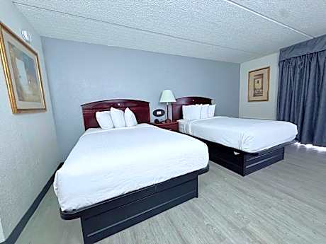 Double Room with Two Double Beds - Pet Friendly/Non-Smoking