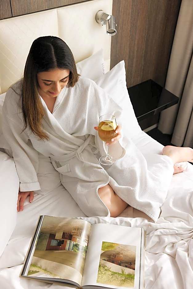 Holiday Inn Warwick Farm By IHG