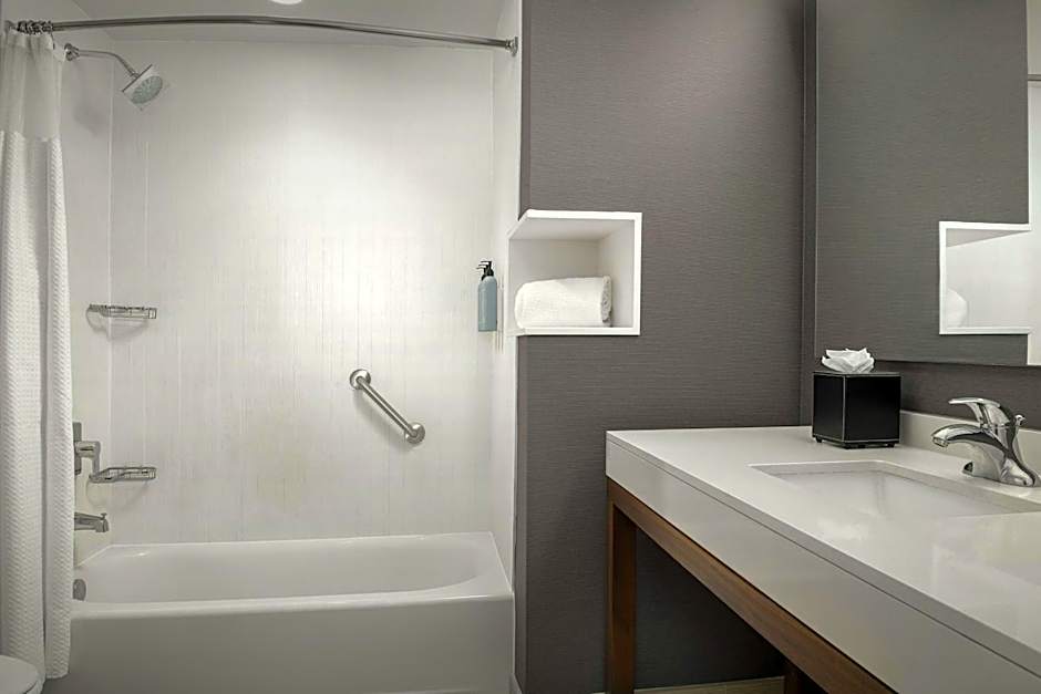 Courtyard by Marriott Muncie at Horizon Convention Center