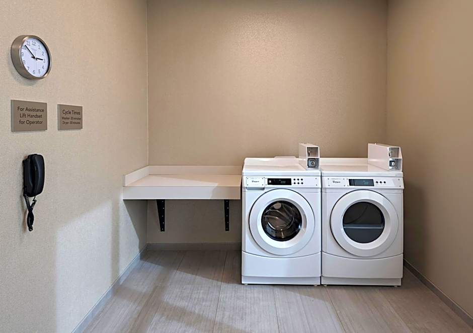 Courtyard by Marriott Jackson Madison