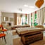 Lill Maison Hotel & City Club
