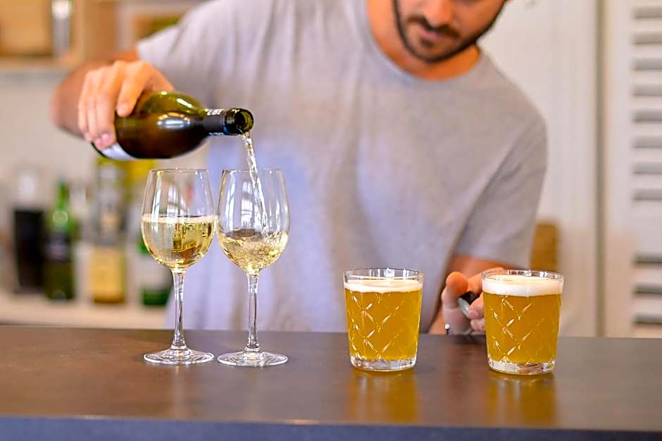 Single Fin Hotel & Lodge