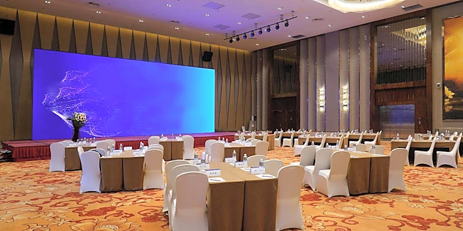 Crowne Plaza Dalian Sports Center by IHG