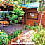 Woodland Gardens Self catering Pet Friendly Lodge