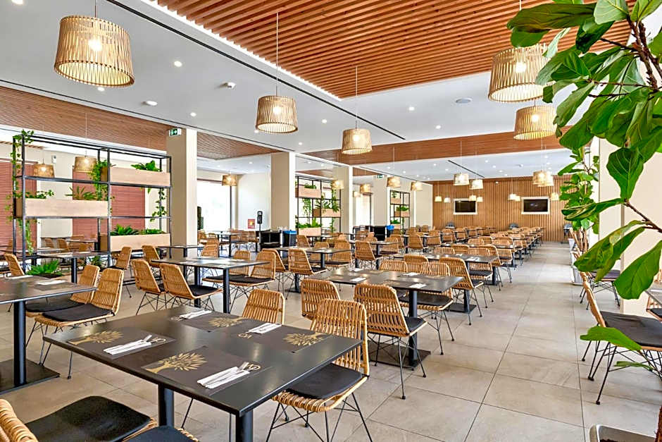 White Olive Elite Laganas