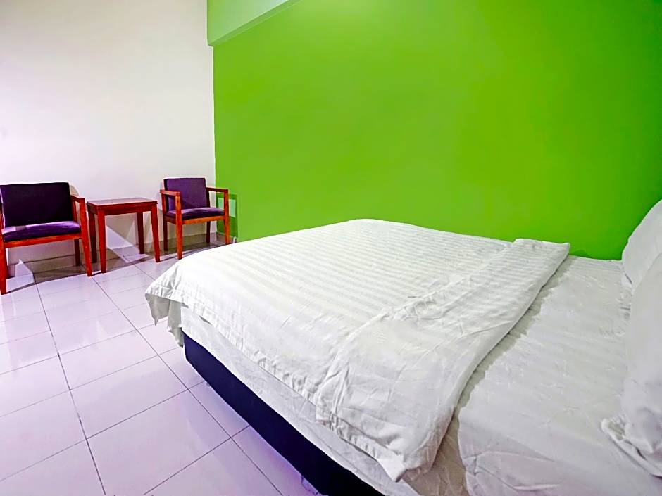 Hotel O Night Queen salak Tinggi