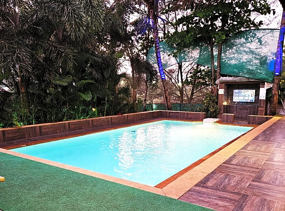 Shining Sand Beach Hotel