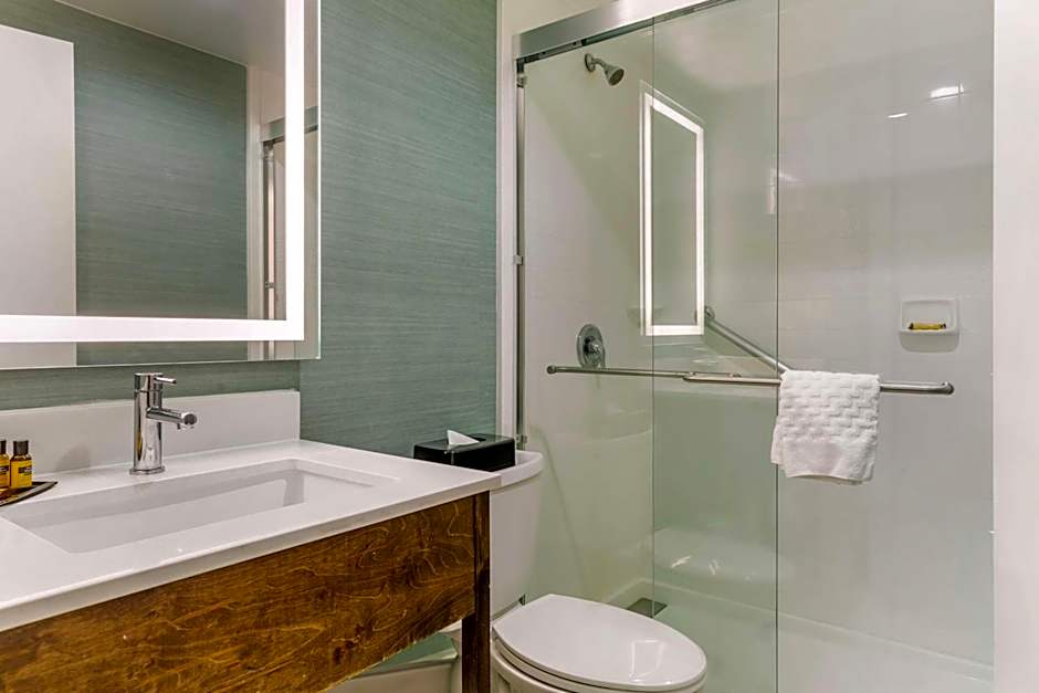 Best Western Plus New Englander