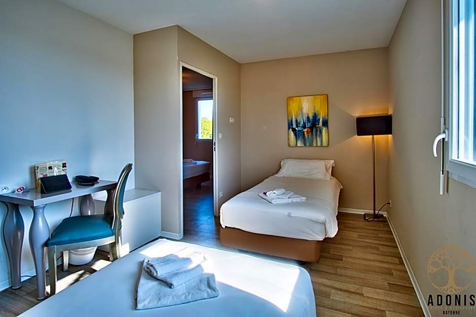 Photo 1 of 6 of Suite