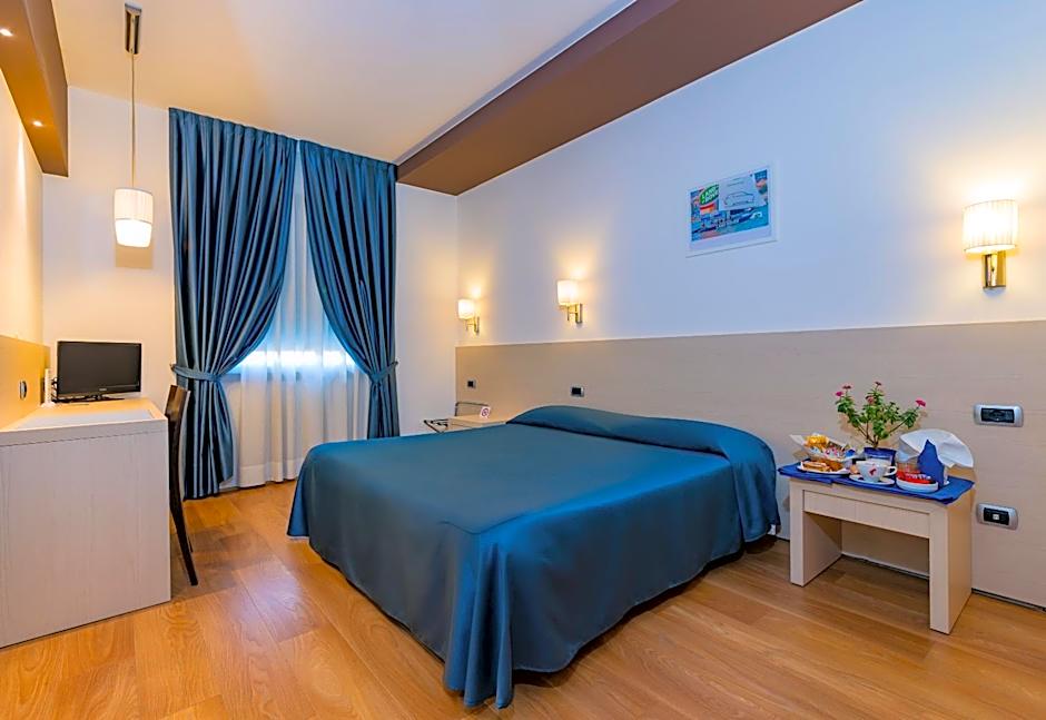 Photo 1 sur 7 de 1 Double Bed or 2 Beds