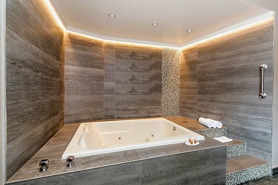 Ramada by Wyndham Bronx