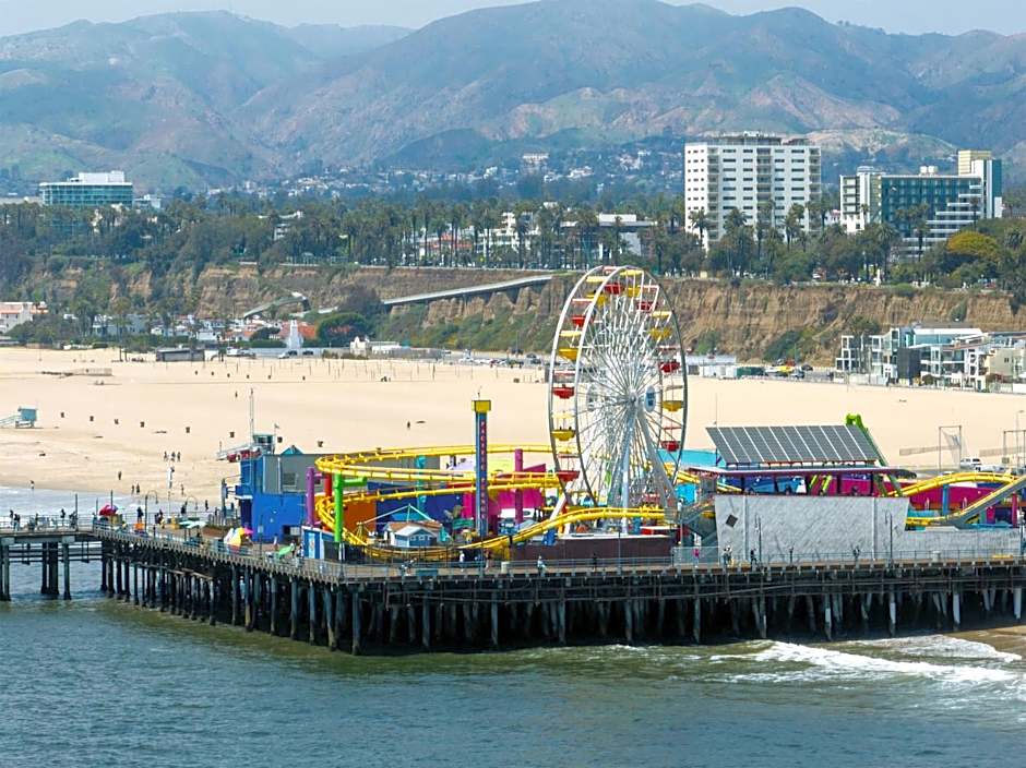 Hyatt Centric Delfina Santa Monica