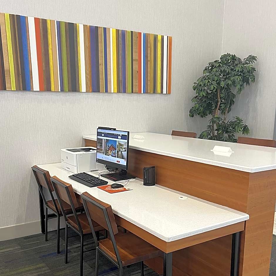 Holiday Inn Express Hotel & Suites Panama City-Tyndall By IHG