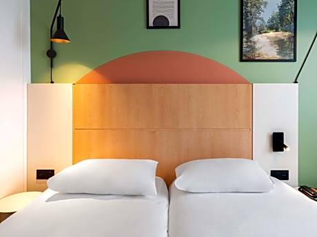 Standard Two Single Bed