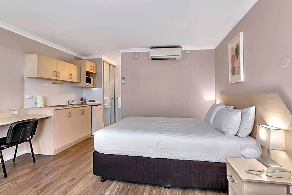 Quality Inn Railway Motel