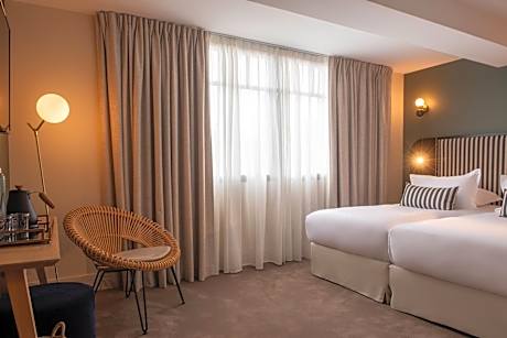 Deluxe Room with Sea View